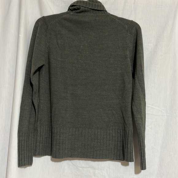 Kathy Ireland turtle neck sweater medium - Picture 2 of 8